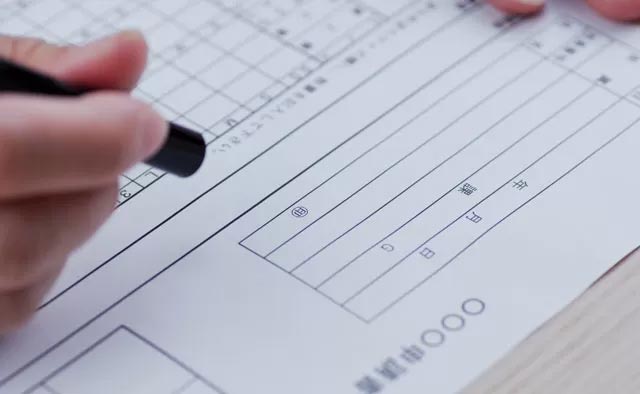 東京都北区の葬儀社ケアーズコーポレーションがアフターサポートしている様子